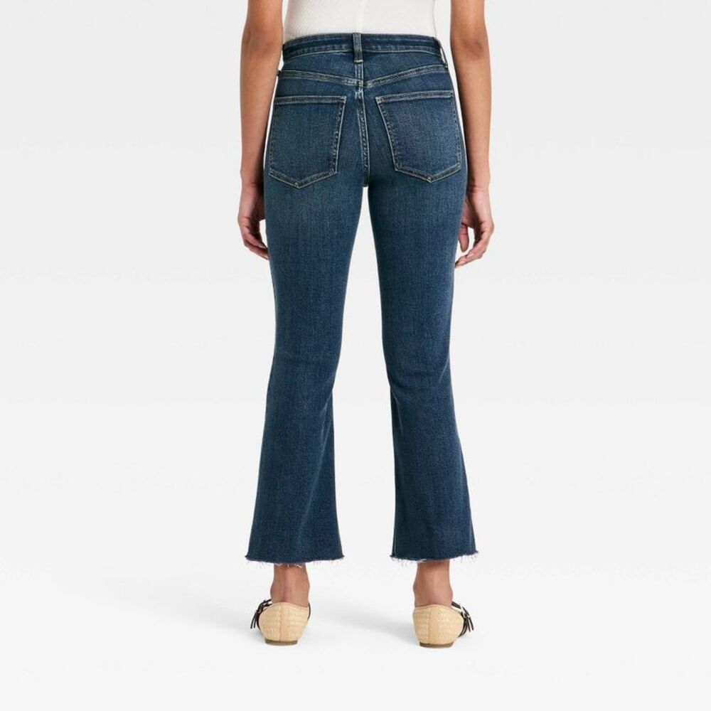 Universal Thread - Women's High-Rise Kick Flare Jeans - Universal Thr Dark Wash - Picture 2 of 3